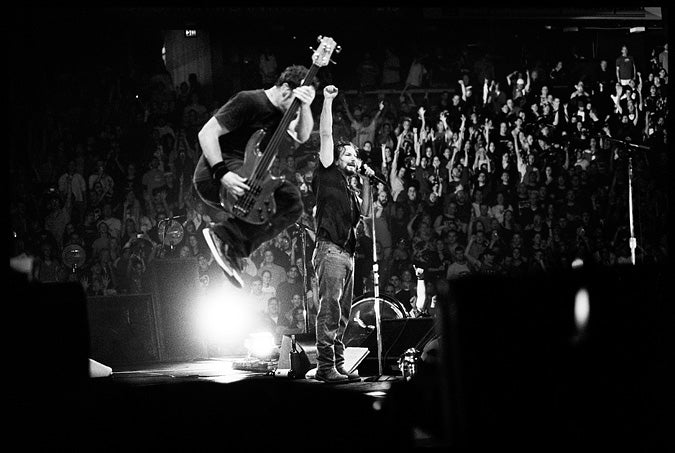 Pearl Jam (Philadelphia, 2009) – Transparent Clinch Gallery