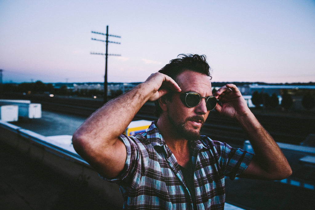 Eddie Vedder (Seattle, 2013) – Transparent Clinch Gallery