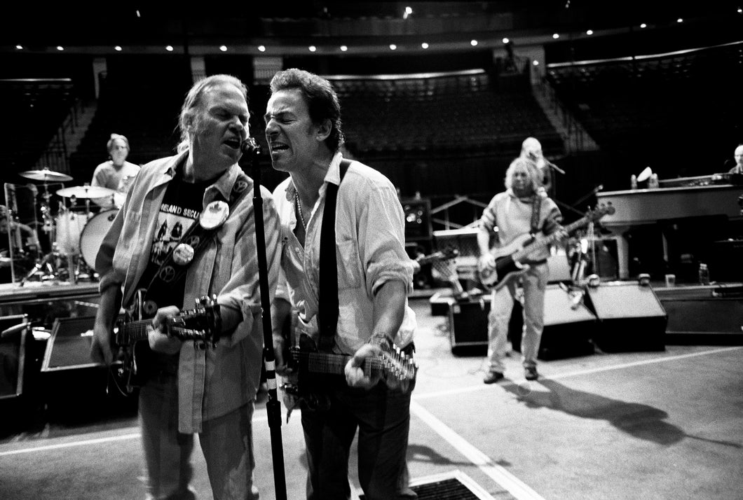Neil Young and Bruce Springsteen (Minneapolis, 2004)