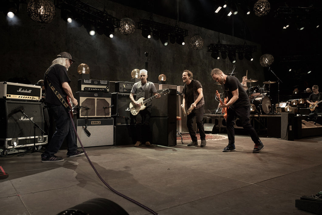 Pearl Jam with Jay Mascis (Berlin, 2018)
