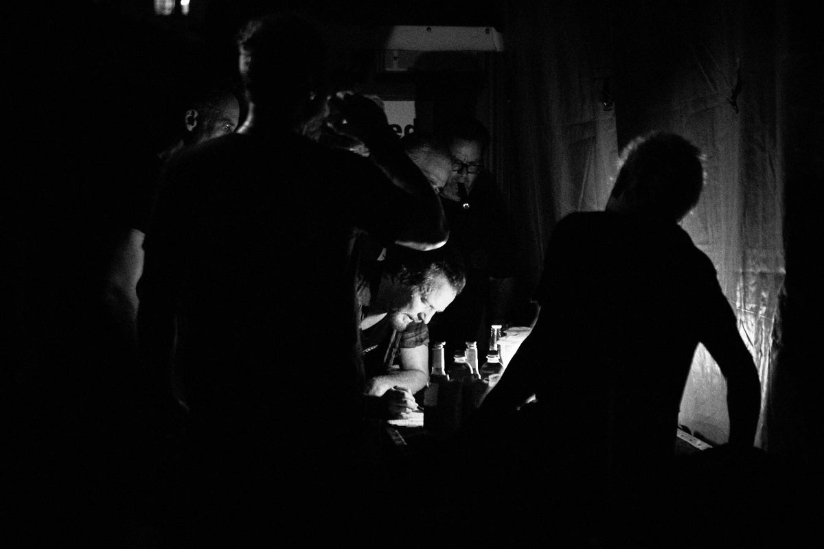 Pearl Jam Backstage (Fenway Park, 2018) – Transparent Clinch Gallery